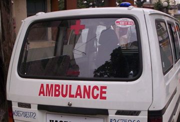 В Индии число погибших при сходе поезда с рельсов возросло до 32 человек
