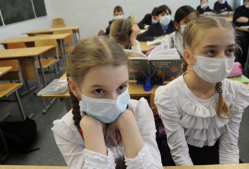 В России из-за гриппа и ОРВИ закрыли более двух тысяч школ