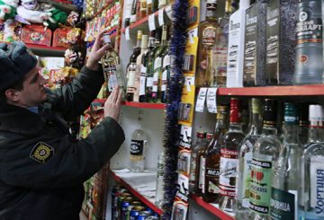 Столичные магазины начнут проверять на контрафактный алкоголь