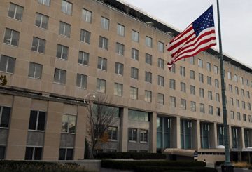 Госдеп не комментирует возможность встречи Тиллерсона и Лаврова