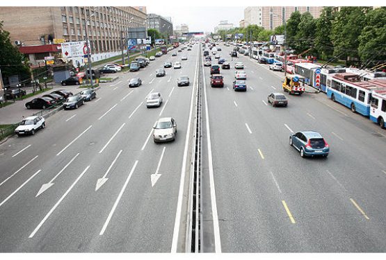 В Москве перекрыли участки Театральной аллеи и Ленинградского проспекта