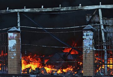 Пожар на территории ТЦ «Беркат» в Грозном ликвидировали