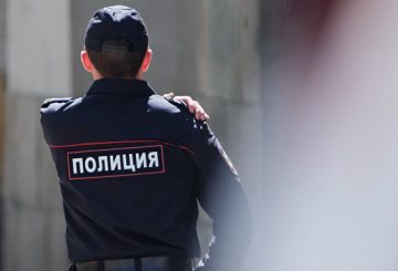 У подпольных бизнесменов в Приморье изъяли оружие, наркотики и краба