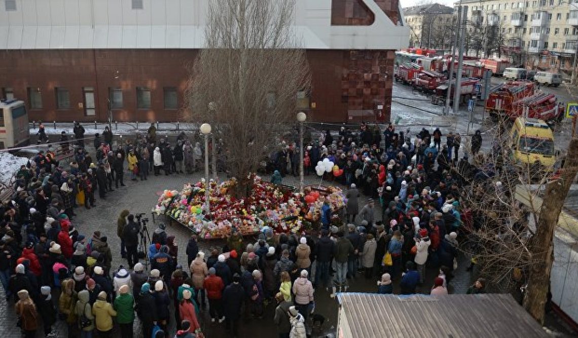 Более 400 человек за сутки сдали кровь для пострадавших в ТЦ Кемерово