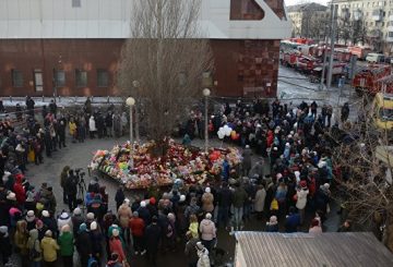 Более 400 человек за сутки сдали кровь для пострадавших в ТЦ Кемерово