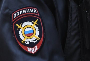 Житель Якутии избил жену резиновым сапогом, застав ее с любовником
