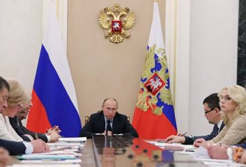 Путин обсудит с правительством переселение граждан из аварийного жилья