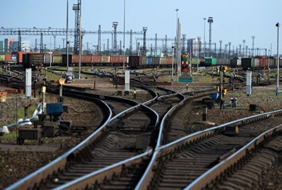 На Урале сошли с рельсов пять вагонов грузового поезда